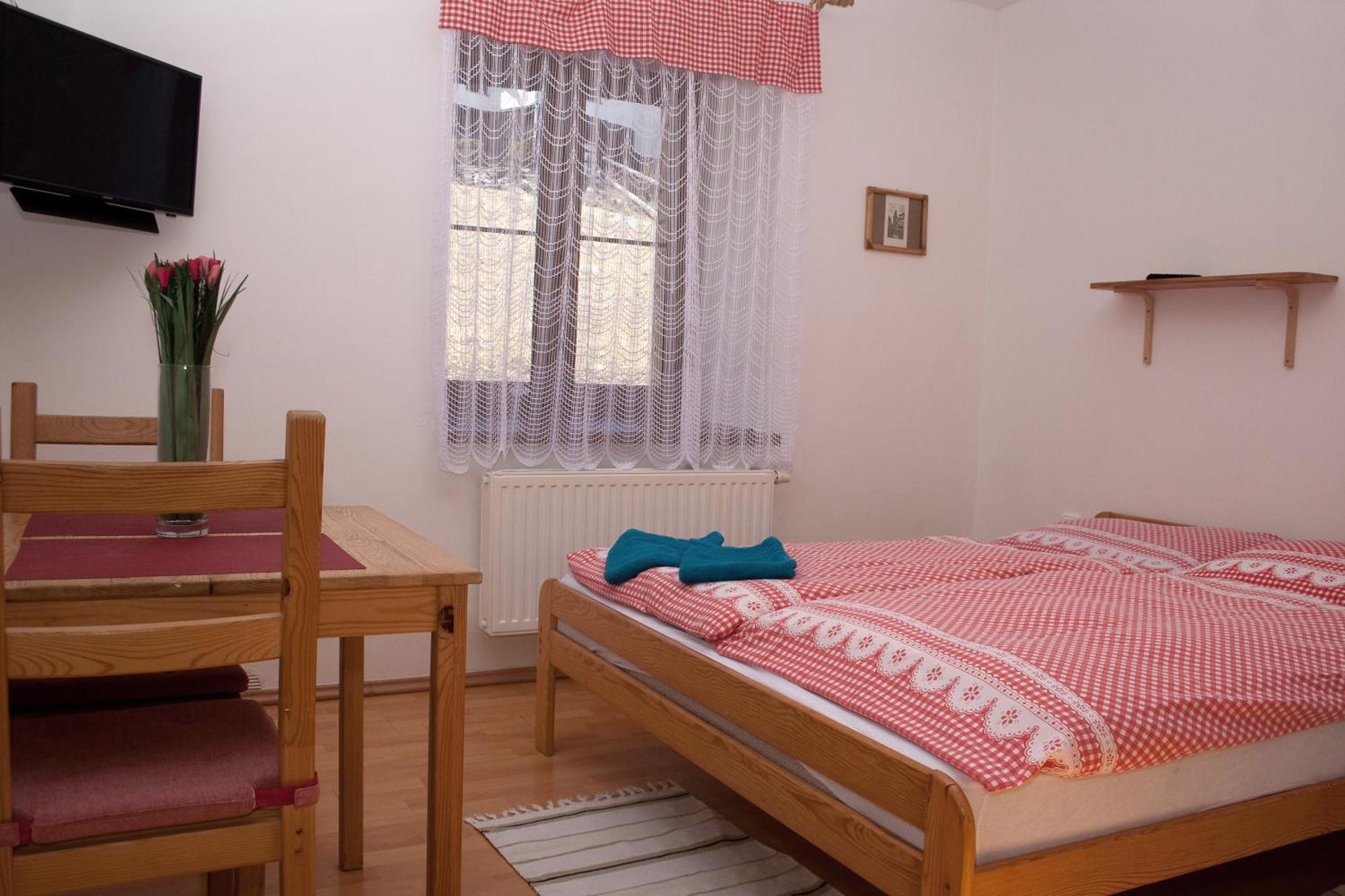 Penzion U Vodopadu Karlova Studánka エクステリア 写真