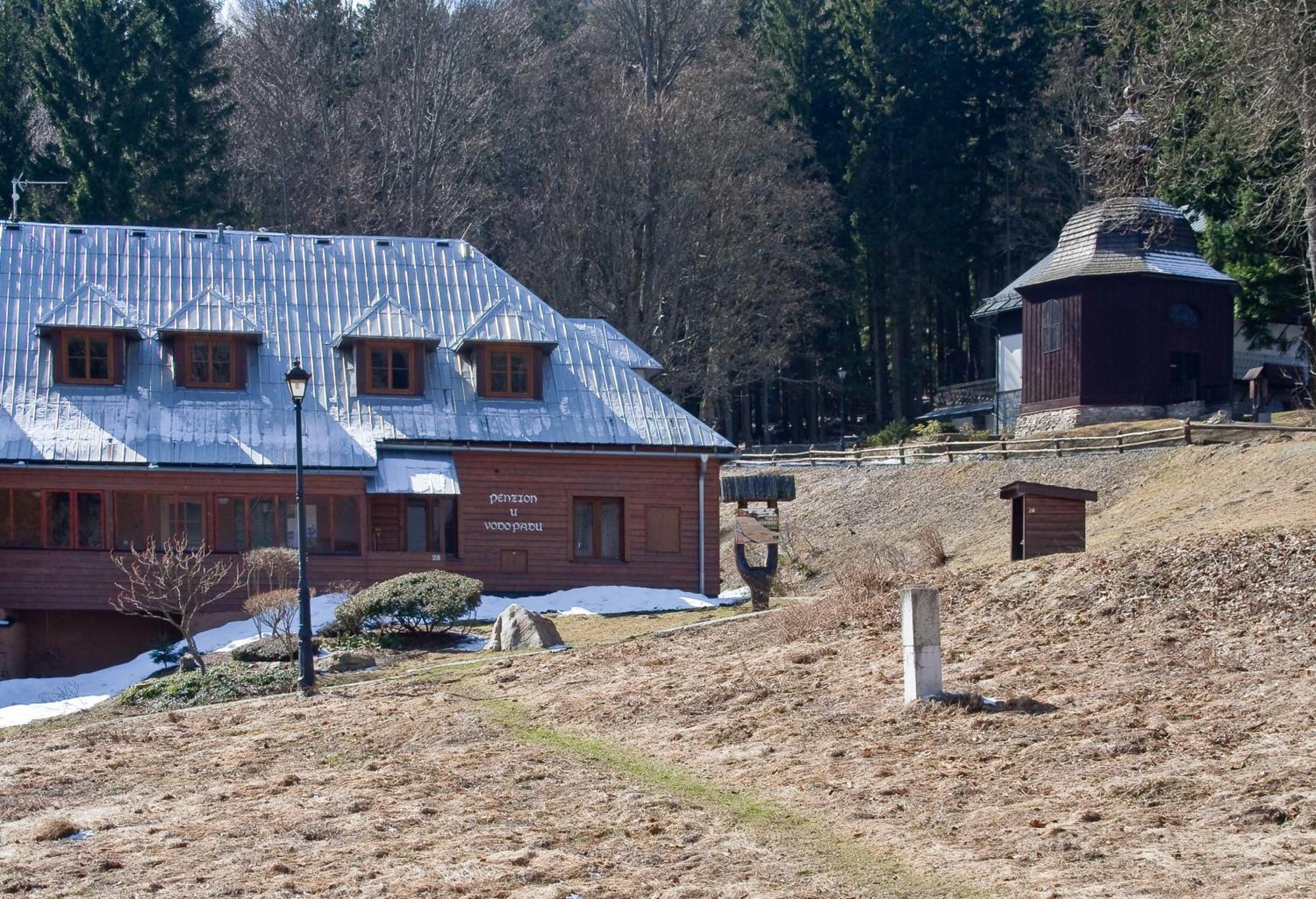Penzion U Vodopadu Karlova Studánka エクステリア 写真